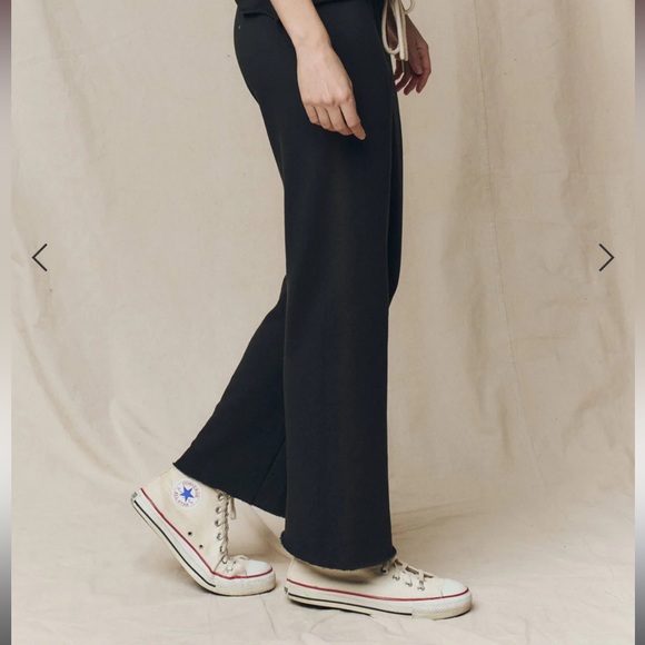 The Great Wide Leg Cropped Sweatpant in Almost Black Size 2/Medium - Picture 2 of 7